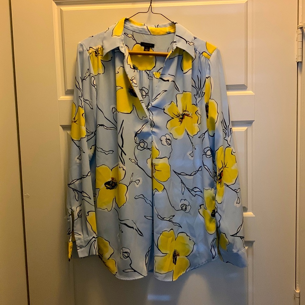 Long sleeve flower print blouse.